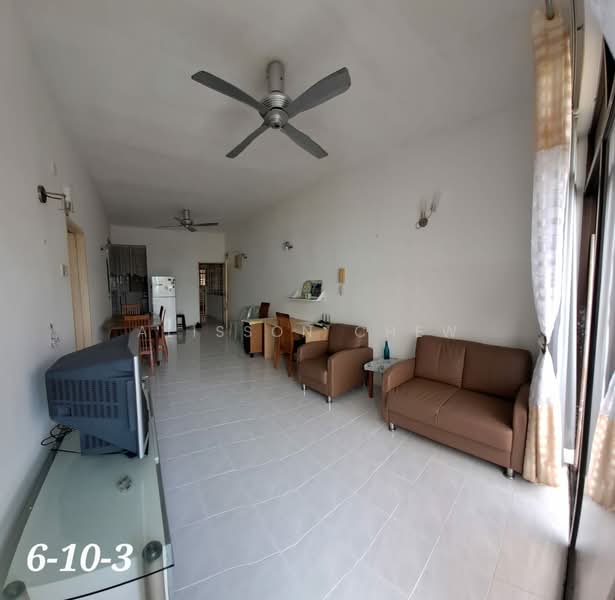 Kondominium untuk Dijual di Eden Seaview Condominium - Alisson Chew - Living Room - PropertyGuru.com.my