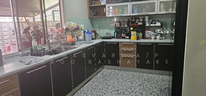 Rumah Banglo untuk Dijual di Seksyen 12 (Petaling Jaya) - Magasvari A/P Saboo Basnayake - Kitchen - PropertyGuru.com.my