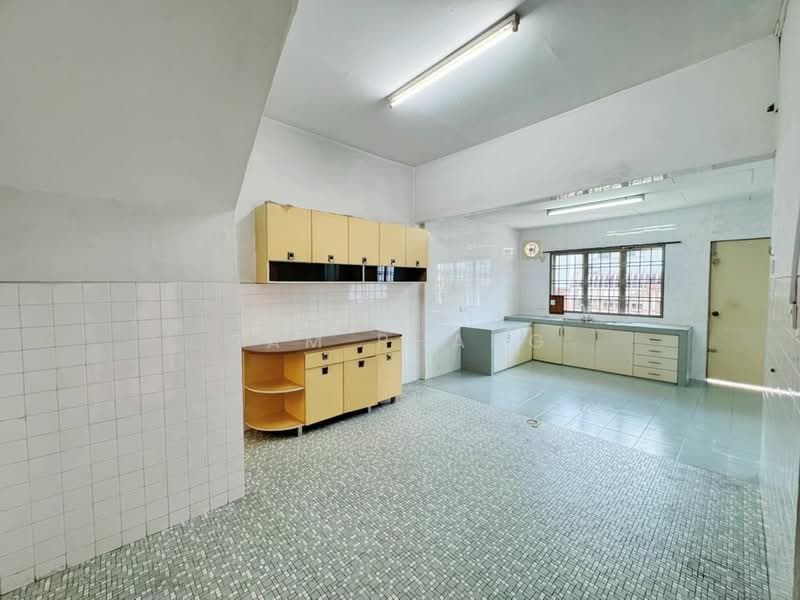 2-storey Terraced House for Sale in Taman Pelangi (Johor Bahru) - Sam Phang - Kitchen - PropertyGuru.com.my