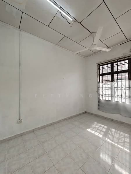 1-storey Terraced House for Sale in Taman Daya (Johor Bahru) - Betty Ng - PropertyGuru.com.my