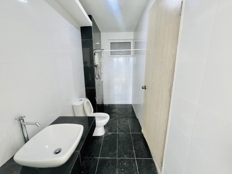 Kondominium untuk Dijual di The Clovers - KV LOO - Bathroom - PropertyGuru.com.my