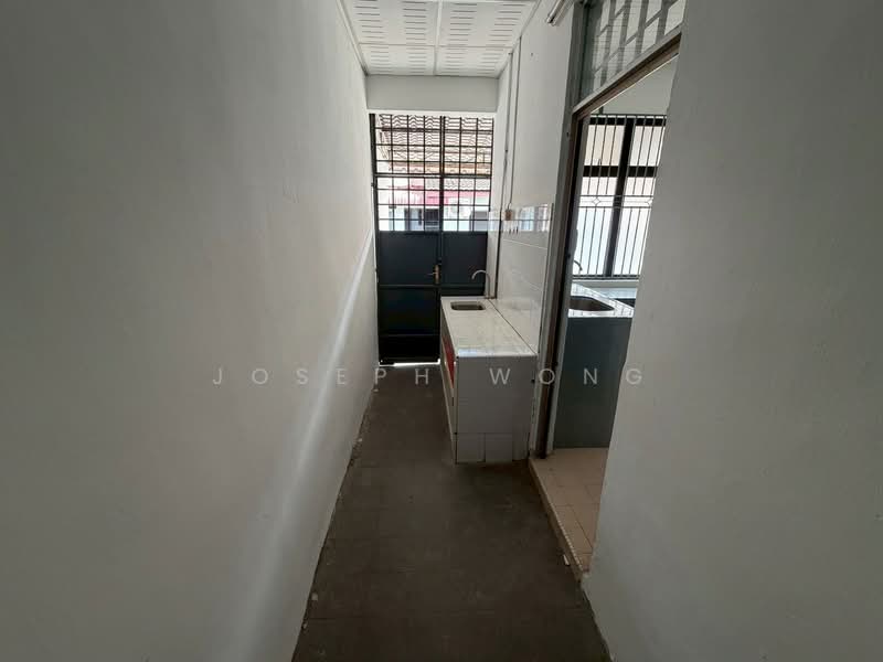 Rumah Teres 1 Tingkat untuk Disewa di Taman Puteri Wangsa (Ulu Tiram) - Joseph Wong - Corridor - PropertyGuru.com.my