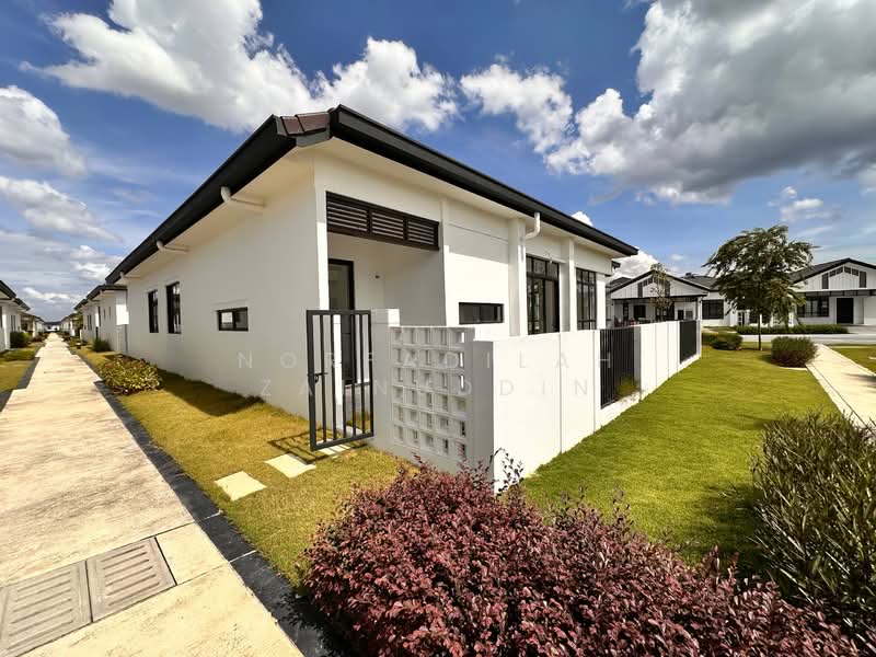 1-storey Terraced House for Sale in Shah Alam (Selangor) - NORFADILAH ZAINUDDIN - Exterior - PropertyGuru.com.my