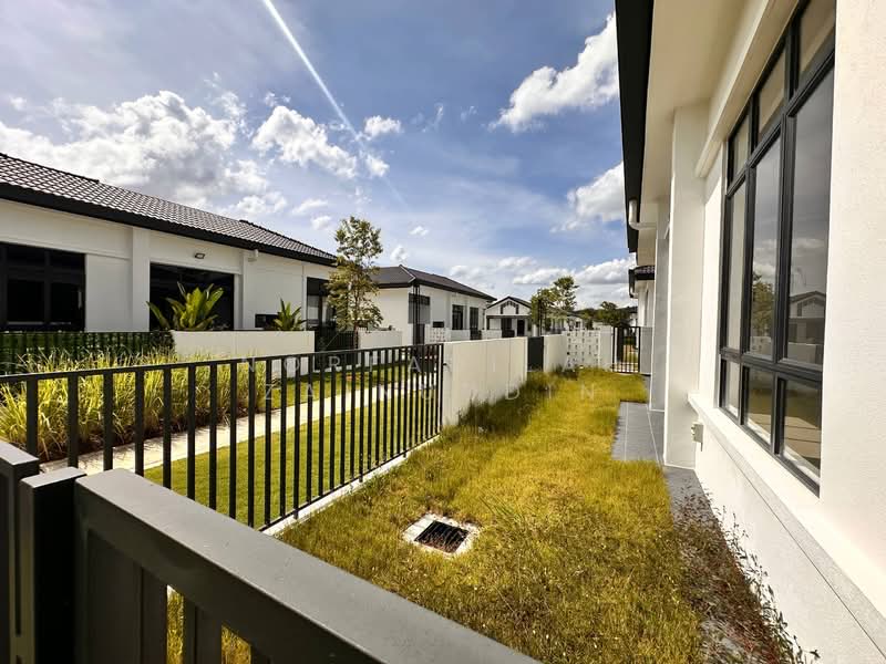 1-storey Terraced House for Sale in Shah Alam (Selangor) - NORFADILAH ZAINUDDIN - Exterior - PropertyGuru.com.my