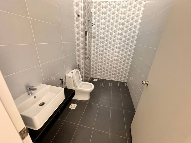 1-storey Terraced House for Sale in Shah Alam (Selangor) - NORFADILAH ZAINUDDIN - Bathroom - PropertyGuru.com.my