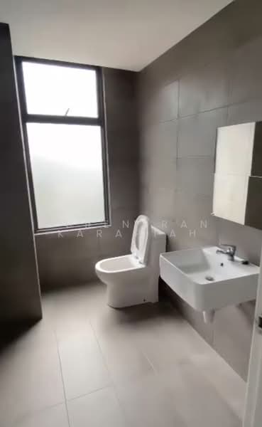 Kondominium untuk Dijual di Riana South - Surendran Karapiah - Bathroom - PropertyGuru.com.my