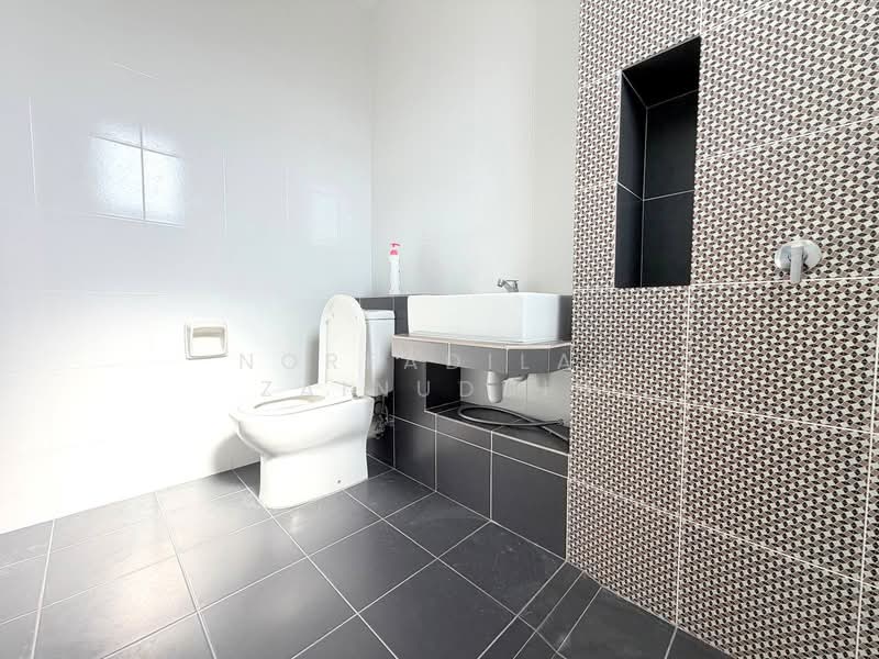 Terraced House for Sale in Eco Grandeur (Puncak Alam) - NORFADILAH ZAINUDDIN - Bathroom - PropertyGuru.com.my