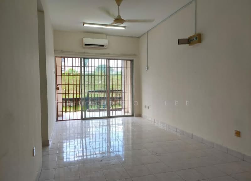Pangsapuri untuk Dijual di Pangsapuri Wira - Chia Booi Lee - Living Room - PropertyGuru.com.my