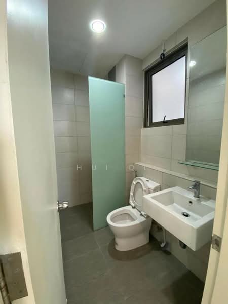 Kondominium untuk Disewa di Lake Point Residence - Hui Qi - Bathroom - PropertyGuru.com.my