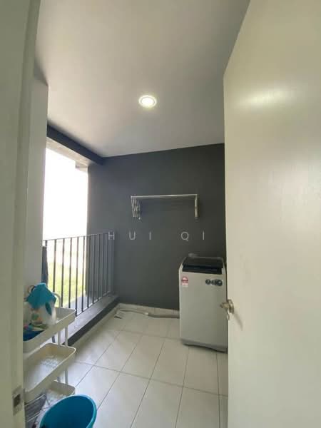 Kondominium untuk Disewa di Lake Point Residence - Hui Qi - Balcony - PropertyGuru.com.my