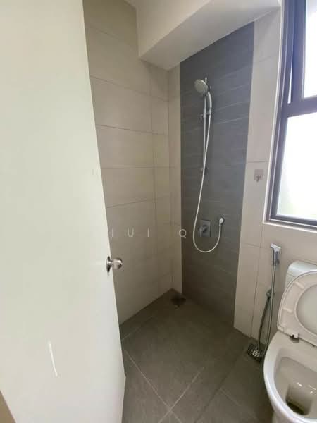 Kondominium untuk Disewa di Lake Point Residence - Hui Qi - Bathroom - PropertyGuru.com.my
