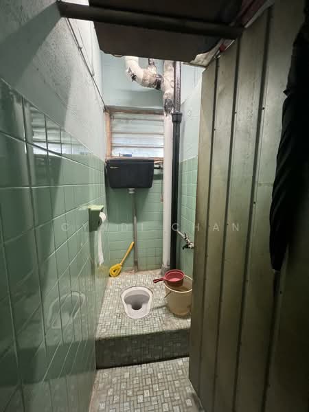 Rumah Flat untuk Dijual di Lorong Tenggiri - Cyndi Chan - Bathroom - PropertyGuru.com.my