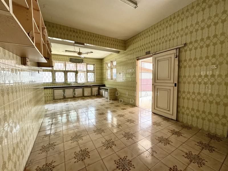 Rumah Banglo untuk Dijual di Klang Selatan (Klang) - NORFADILAH ZAINUDDIN - Kitchen - PropertyGuru.com.my