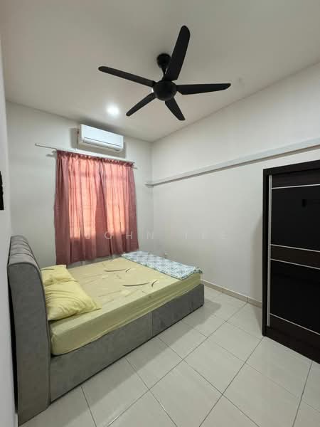 3-storey Terraced House for Rent in Bandar Bukit Tinggi 2 (Klang) - John Tee - Medium room, main toilet - PropertyGuru.com.my
