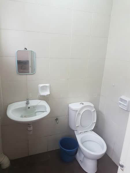 2-storey Terraced House for Sale in Bandar Saujana Putra (Tanjong Duabelas) - Sam Phang - Bathroom - PropertyGuru.com.my