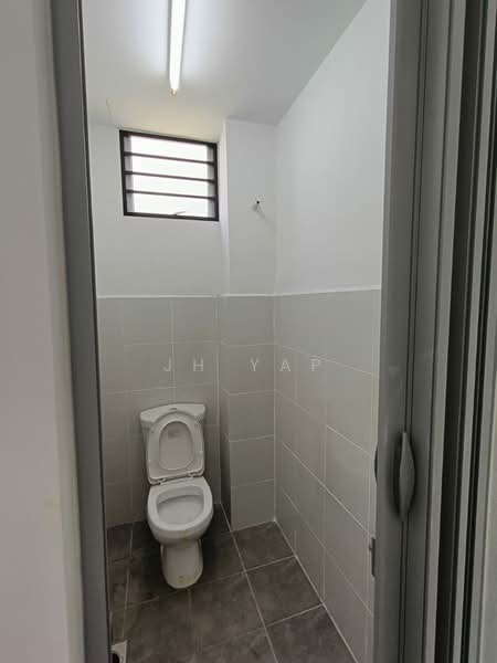Rumah Berkembar untuk Disewa di Taman Dato Onn (Johor Bahru) - JH Yap - Bathroom - PropertyGuru.com.my