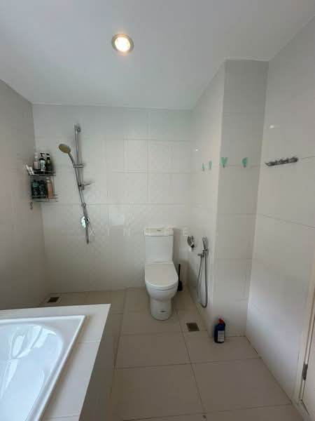 Condominium for Rent at The Latitude Condominium - Xinnee . - Bathroom - PropertyGuru.com.my
