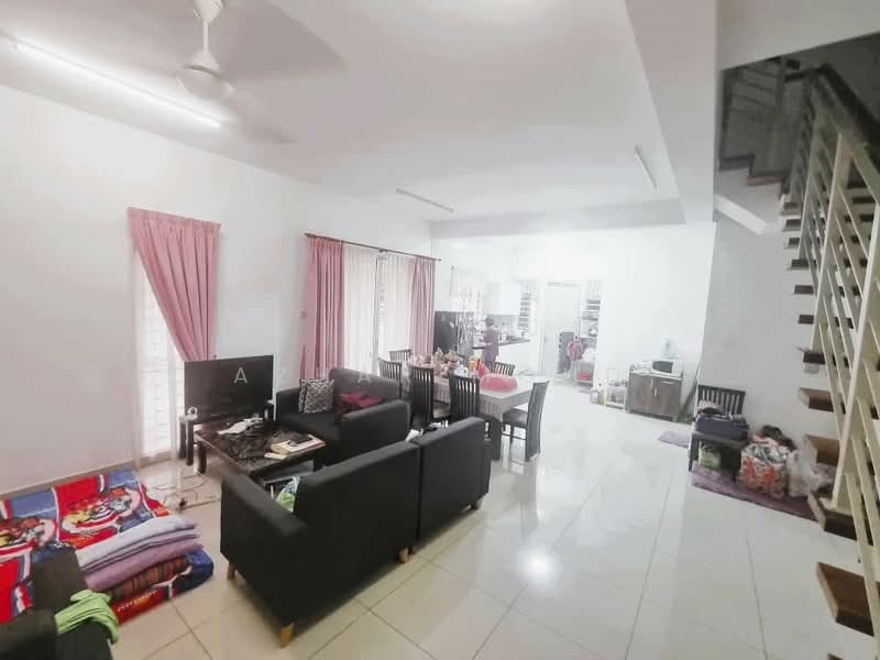 2-storey Terraced House for Sale in Elmina (Shah Alam) - Azhar Mohd - Living Room - PropertyGuru.com.my