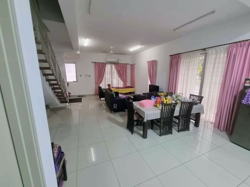 2-storey Terraced House for Sale in Elmina (Shah Alam) - Azhar Mohd - Living Room - PropertyGuru.com.my