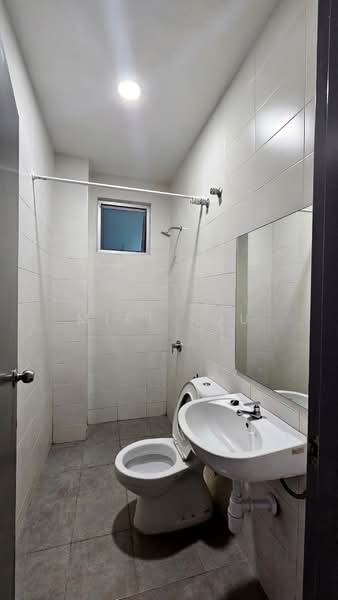 Rumah Teres 2 Tingkat untuk Dijual di Bandar Rimbayu (Telok Panglima Garang) - Miki You - Bathroom - PropertyGuru.com.my