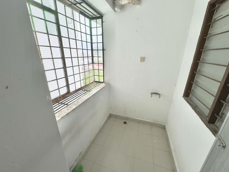 Kondominium untuk Dijual di D'Casa Condominium - Noraini Dahan - Balcony - PropertyGuru.com.my