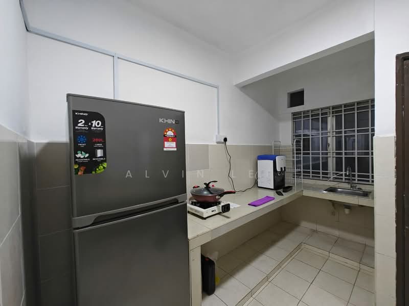 Kondominium untuk Disewa di Angkasa Condominiums - Alvin Lee - Kitchen - PropertyGuru.com.my