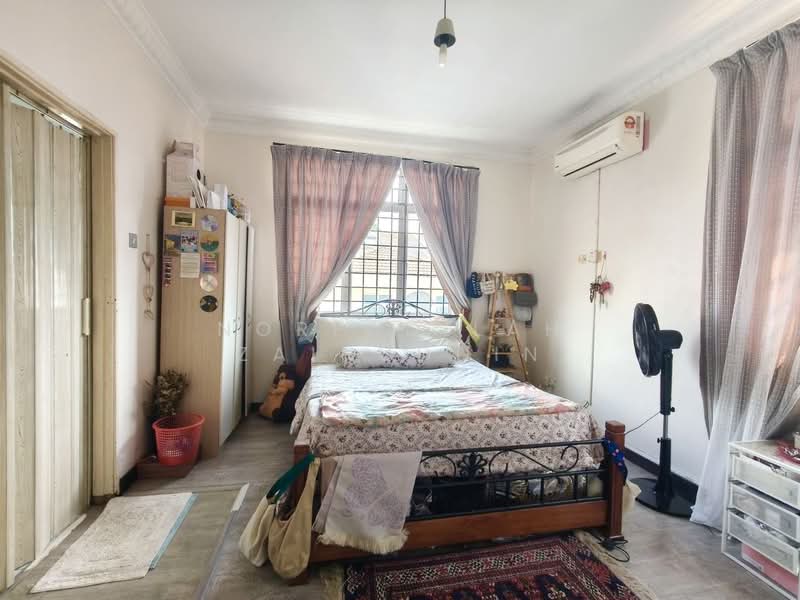 Semi-Detached House for Sale in Ukay Perdana (Ulu Kelang) - NORFADILAH ZAINUDDIN - Bedroom - PropertyGuru.com.my