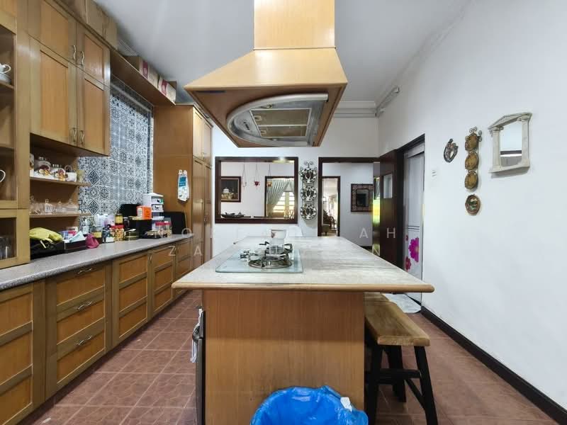 Semi-Detached House for Sale in Ukay Perdana (Ulu Kelang) - NORFADILAH ZAINUDDIN - Kitchen - PropertyGuru.com.my