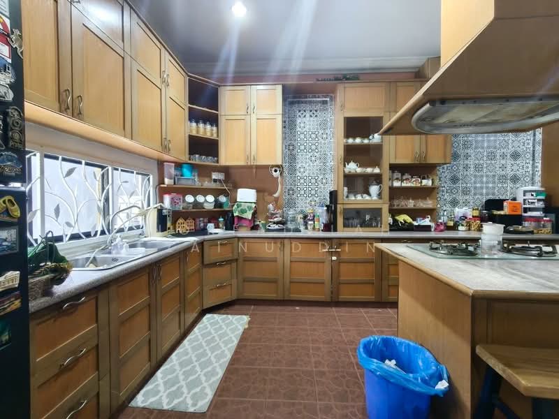 Semi-Detached House for Sale in Ukay Perdana (Ulu Kelang) - NORFADILAH ZAINUDDIN - Kitchen - PropertyGuru.com.my