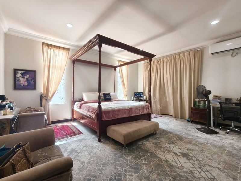 Semi-Detached House for Sale in Ukay Perdana (Ulu Kelang) - NORFADILAH ZAINUDDIN - Bedroom - PropertyGuru.com.my