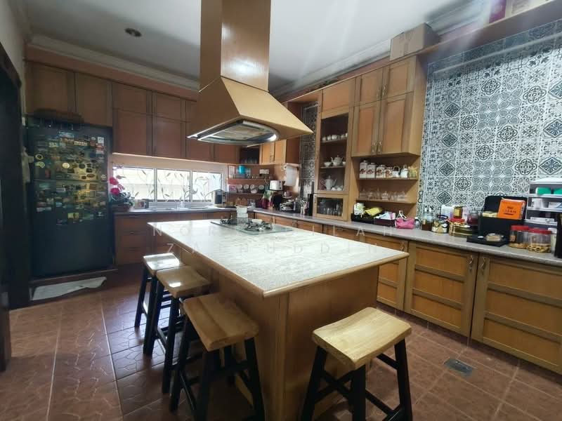 Semi-Detached House for Sale in Ukay Perdana (Ulu Kelang) - NORFADILAH ZAINUDDIN - Kitchen - PropertyGuru.com.my