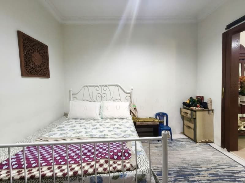 Semi-Detached House for Sale in Ukay Perdana (Ulu Kelang) - NORFADILAH ZAINUDDIN - Bedroom - PropertyGuru.com.my