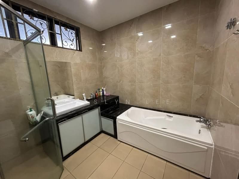 Semi-Detached House for Rent in Kajang (Selangor) - Jesslyn Lee - Bathroom - PropertyGuru.com.my