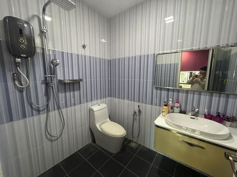 Semi-Detached House for Rent in Kajang (Selangor) - Jesslyn Lee - Bathroom - PropertyGuru.com.my