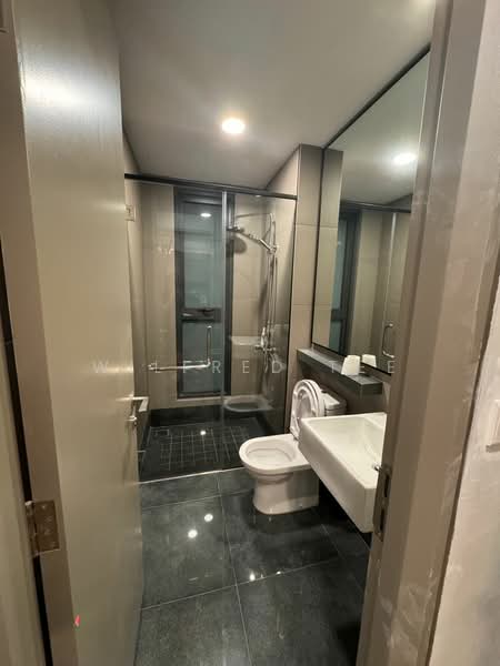 Servis Apartment untuk Disewa di Bloomsvale Menara Vista Petaling - Wilfred Tee - Bathroom - PropertyGuru.com.my