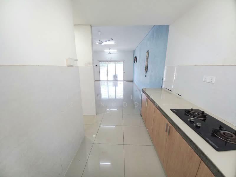 Rumah Teres untuk Dijual di Bukit Rahman Putra (Sungai Buloh) - NORFADILAH ZAINUDDIN - Kitchen - PropertyGuru.com.my