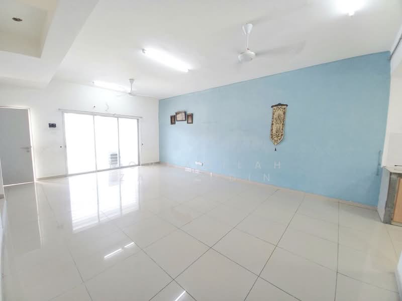 Rumah Teres untuk Dijual di Bukit Rahman Putra (Sungai Buloh) - NORFADILAH ZAINUDDIN - Living Room - PropertyGuru.com.my