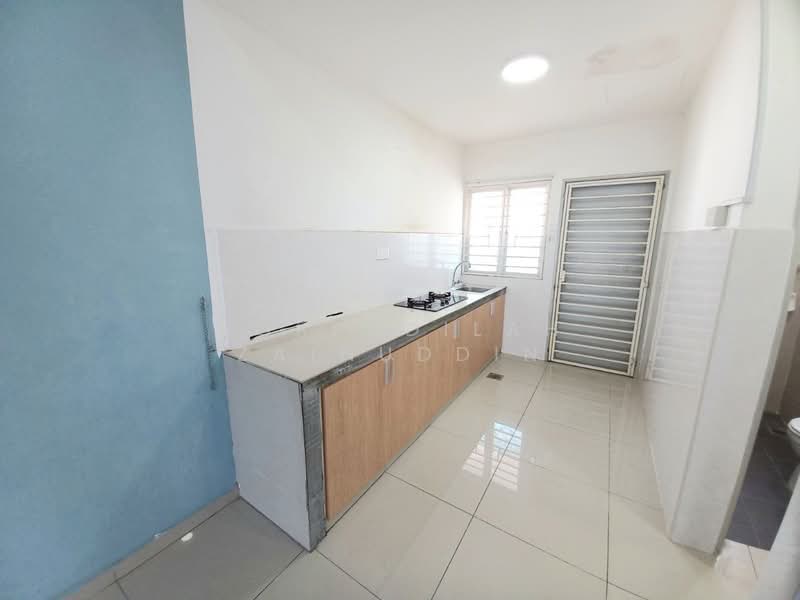 Rumah Teres untuk Dijual di Bukit Rahman Putra (Sungai Buloh) - NORFADILAH ZAINUDDIN - Kitchen - PropertyGuru.com.my
