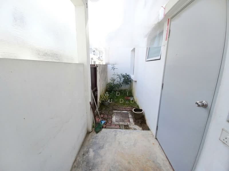 Rumah Teres untuk Dijual di Bukit Rahman Putra (Sungai Buloh) - NORFADILAH ZAINUDDIN - Exterior - PropertyGuru.com.my