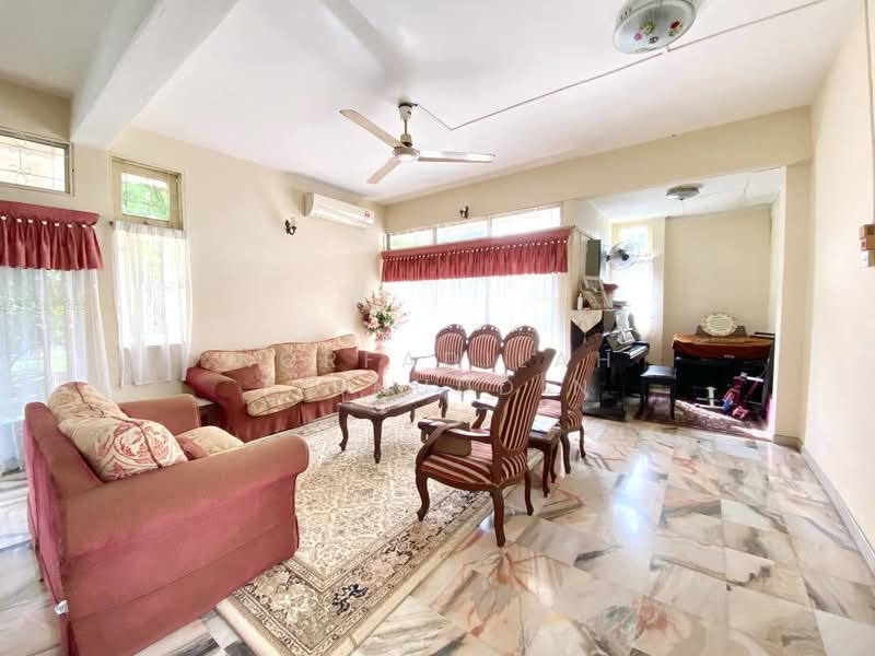 Rumah Banglo untuk Dijual di Seksyen 2 (Shah Alam) - NORFADILAH ZAINUDDIN - Living Room - PropertyGuru.com.my