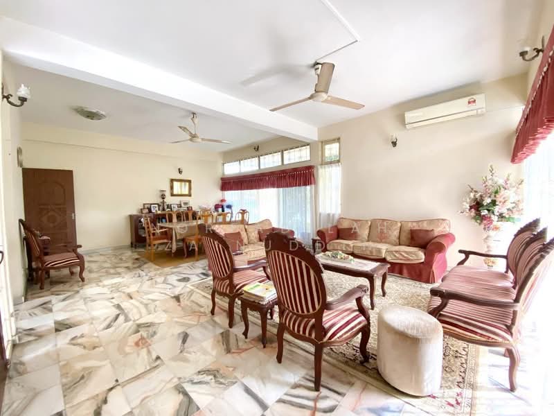Rumah Banglo untuk Dijual di Seksyen 2 (Shah Alam) - NORFADILAH ZAINUDDIN - Living Room - PropertyGuru.com.my