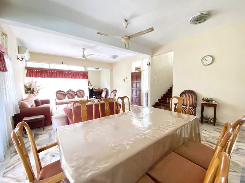 Rumah Banglo untuk Dijual di Seksyen 2 (Shah Alam) - NORFADILAH ZAINUDDIN - Living Room - PropertyGuru.com.my