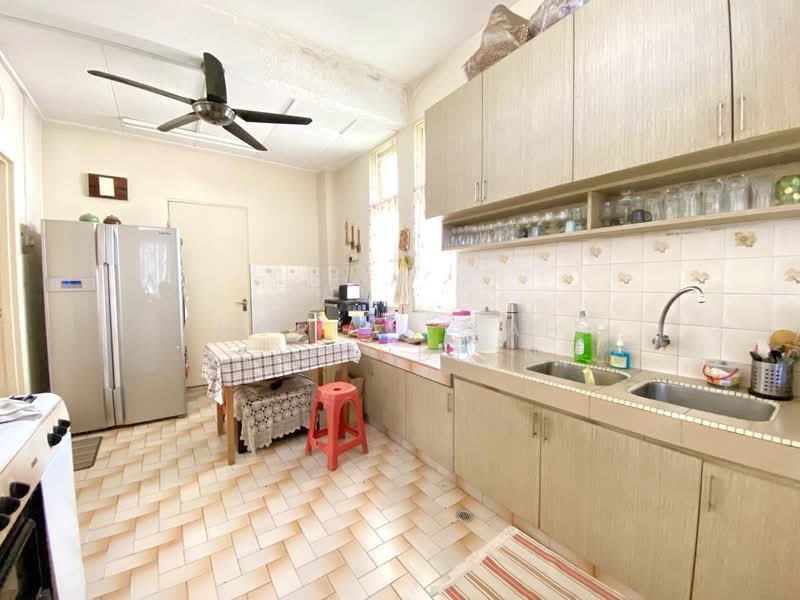 Rumah Banglo untuk Dijual di Seksyen 2 (Shah Alam) - NORFADILAH ZAINUDDIN - Kitchen - PropertyGuru.com.my