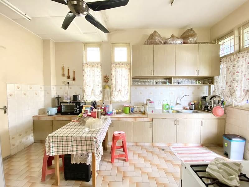 Rumah Banglo untuk Dijual di Seksyen 2 (Shah Alam) - NORFADILAH ZAINUDDIN - Kitchen - PropertyGuru.com.my