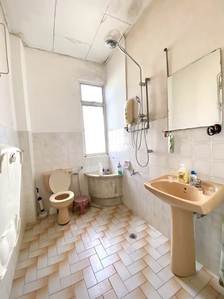 Rumah Banglo untuk Dijual di Seksyen 2 (Shah Alam) - NORFADILAH ZAINUDDIN - Bathroom - PropertyGuru.com.my