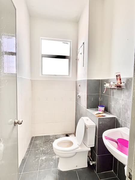 2-storey Terraced House for Rent in Puncak Alam (Selangor) - Baxter Lim - Bathroom - PropertyGuru.com.my