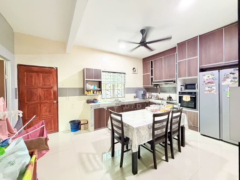 Semi-Detached House for Sale in Taman Meru Harapan (Kapar) - NORFADILAH ZAINUDDIN - Kitchen - PropertyGuru.com.my