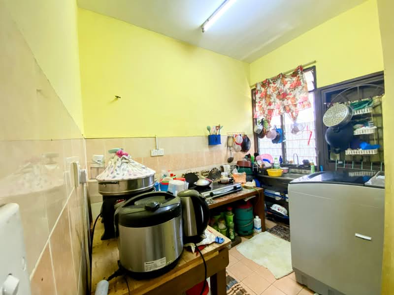 Rumah Teres 2 Tingkat untuk Dijual di Bandar Tasik Kesuma (Beranang) - Azhar Mohd - Kitchen - PropertyGuru.com.my