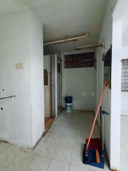 Rumah Flat untuk Disewa di Green Garden - Daniel Ng - Corridor - PropertyGuru.com.my
