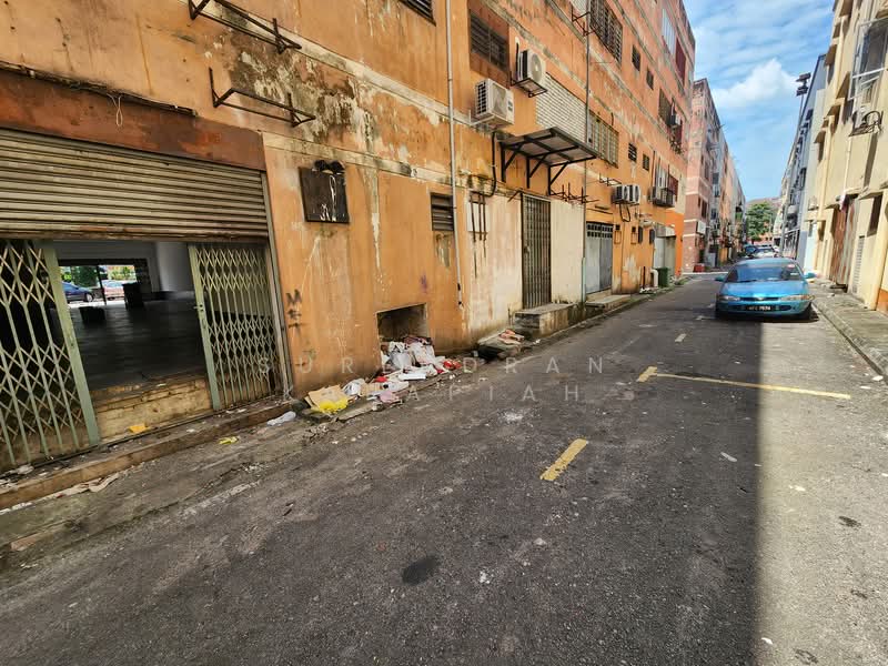 Kedai untuk Disewa di Taman Bayu Perdana (Klang) - Surendran Karapiah - Exterior - PropertyGuru.com.my